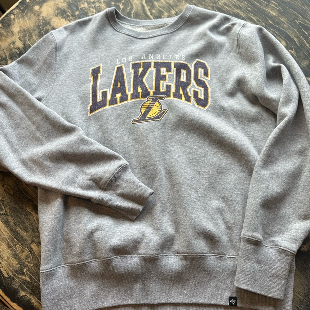 47 Brand Men's Light Gray Lakers Crewneck Sweater